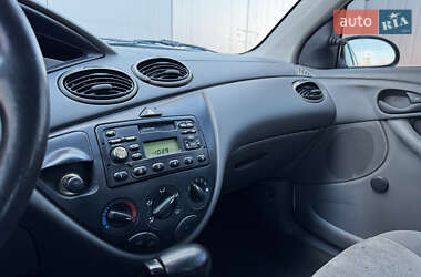 Седан Ford Focus 2001 в 