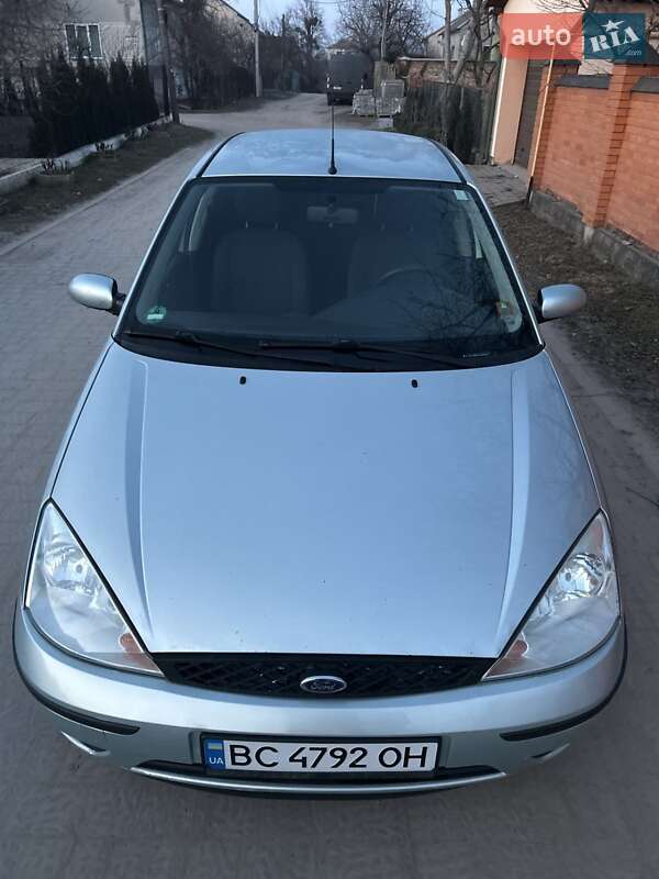 Хетчбек Ford Focus 2004 в Буську