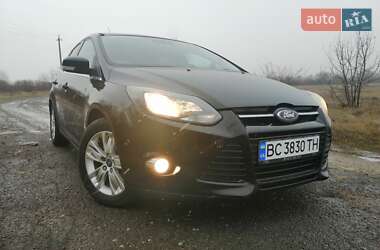 Хэтчбек Ford Focus 2011 в 