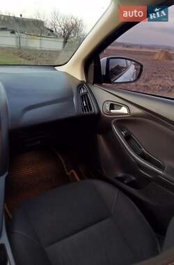 Седан Ford Focus 2015 в 