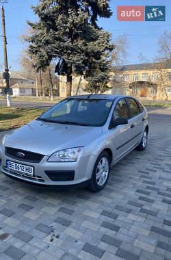 Хэтчбек Ford Focus 2006 в Новой Одессе