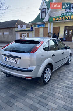 Хэтчбек Ford Focus 2006 в Новой Одессе