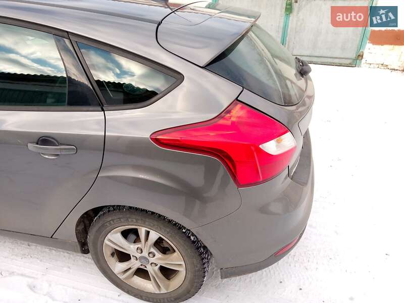 Хэтчбек Ford Focus 2012 в Ватутино