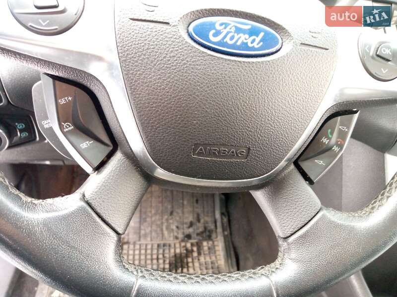Хэтчбек Ford Focus 2012 в Ватутино