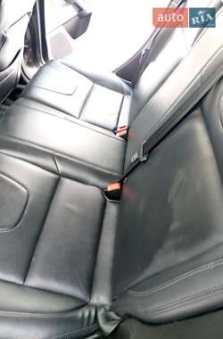 Хэтчбек Ford Focus 2012 в 