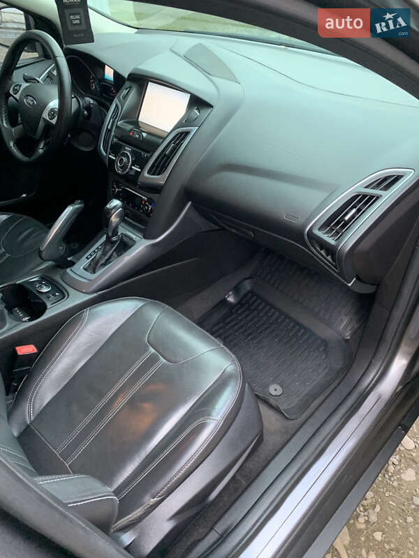 Хэтчбек Ford Focus 2013 в Черновцах