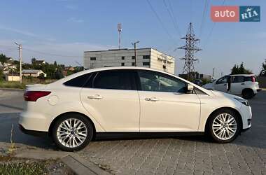 Седан Ford Focus 2017 в 