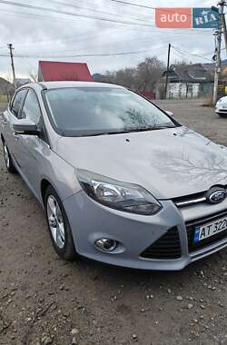 Хэтчбек Ford Focus 2013 в Надворной