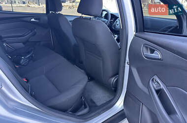 Седан Ford Focus 2015 в 