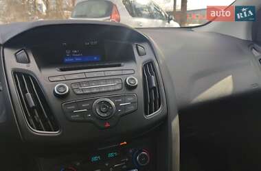 Хэтчбек Ford Focus 2016 в 