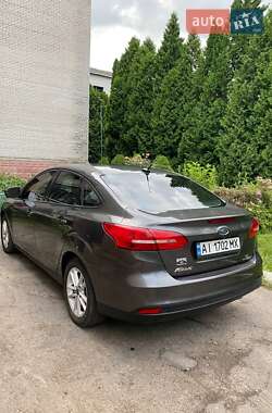 Седан Ford Focus 2015 в 