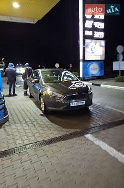Седан Ford Focus 2015 в 