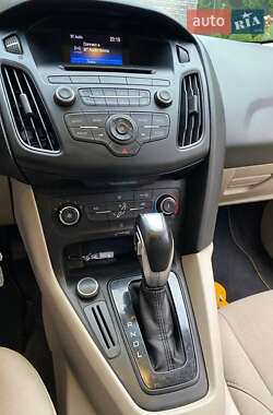 Седан Ford Focus 2015 в 