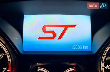 Хэтчбек Ford Focus 2013 в 