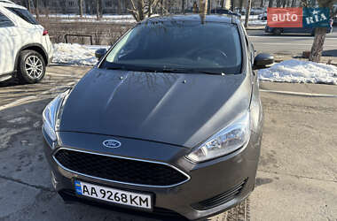 Хэтчбек Ford Focus 2015 в 