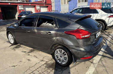 Хэтчбек Ford Focus 2015 в 