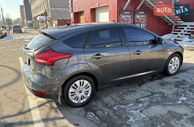 Хэтчбек Ford Focus 2015 в 