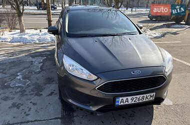 Хэтчбек Ford Focus 2015 в 