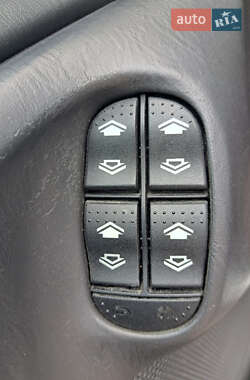Хэтчбек Ford Focus 2001 в 