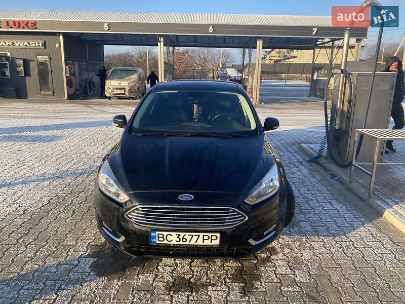 Седан Ford Focus 2016 в 