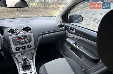 Хетчбек Ford Focus 2011 в 