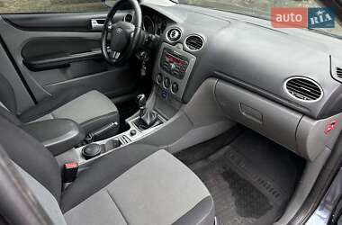 Хетчбек Ford Focus 2011 в 