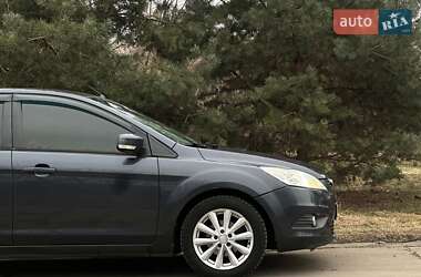 Хетчбек Ford Focus 2011 в 