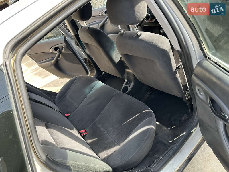 Седан Ford Focus 2001 в Херсоне