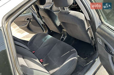 Седан Ford Focus 2001 в 