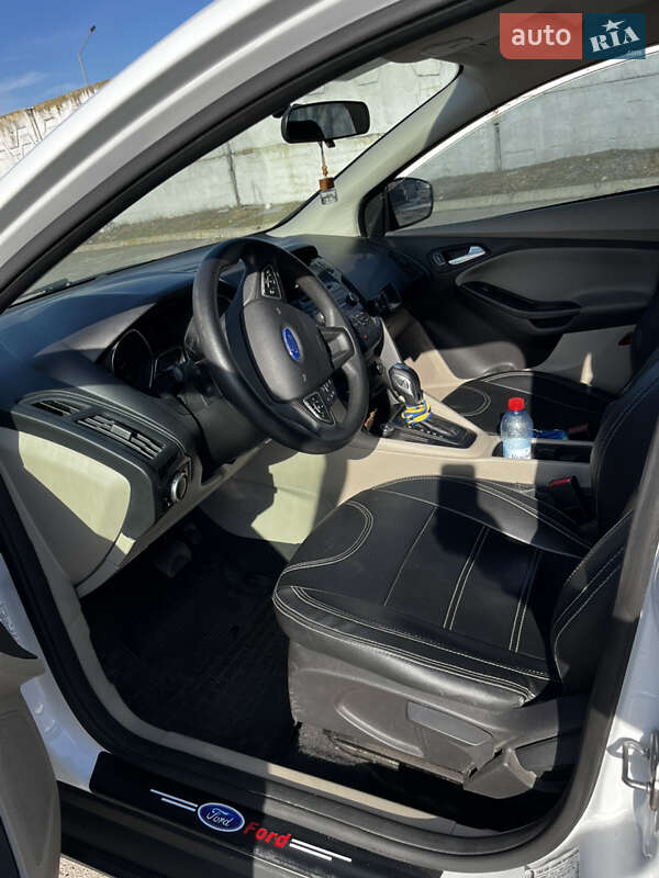 Седан Ford Focus 2015 в Дніпрі