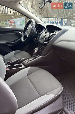Хэтчбек Ford Focus 2013 в 