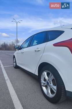 Хэтчбек Ford Focus 2014 в Каменском