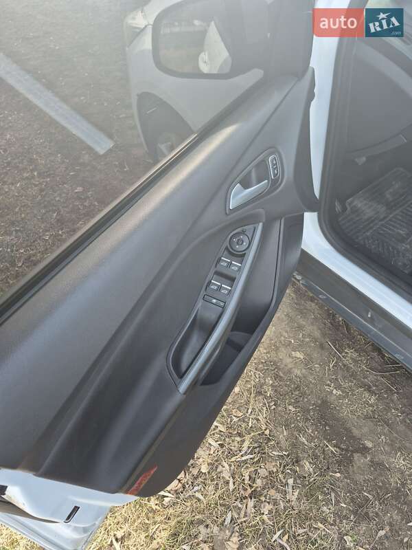 Хэтчбек Ford Focus 2017 в Чечельнике фото 11 Хэтчбек Ford Focus 2017 в Чечельнике