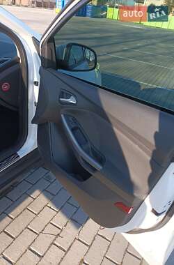 Универсал Ford Focus 2014 в 