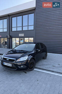 Хэтчбек Ford Focus 2011 в 