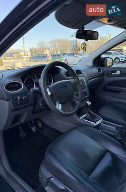 Хэтчбек Ford Focus 2011 в 