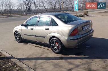 Седан Ford Focus 2004 в 