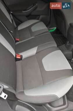 Хэтчбек Ford Focus 2013 в 