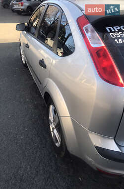 Хэтчбек Ford Focus 2006 в 