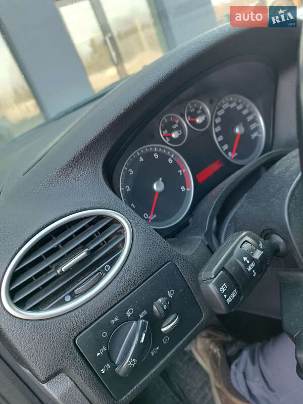 Хэтчбек Ford Focus 2007 в Загвоздье