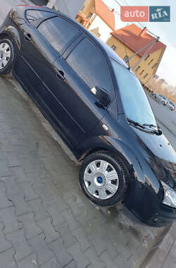 Хэтчбек Ford Focus 2007 в 