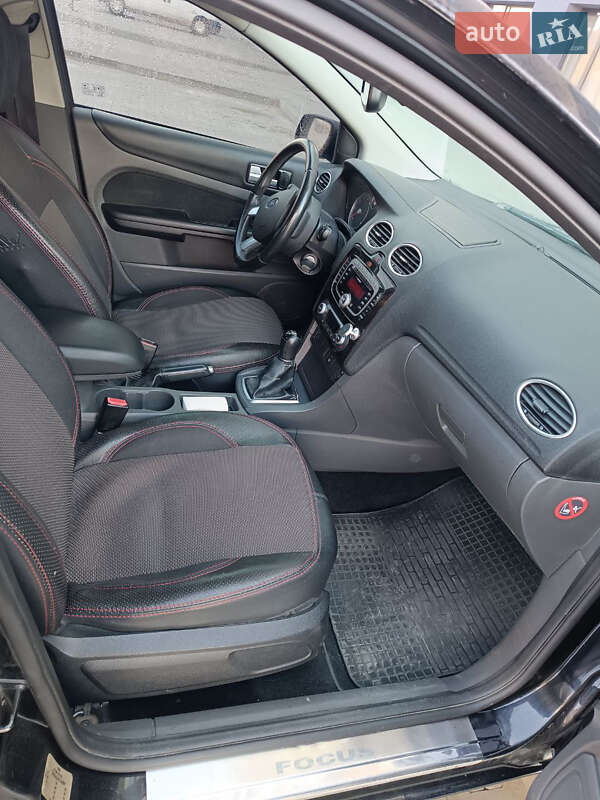 Хэтчбек Ford Focus 2007 в Загвоздье