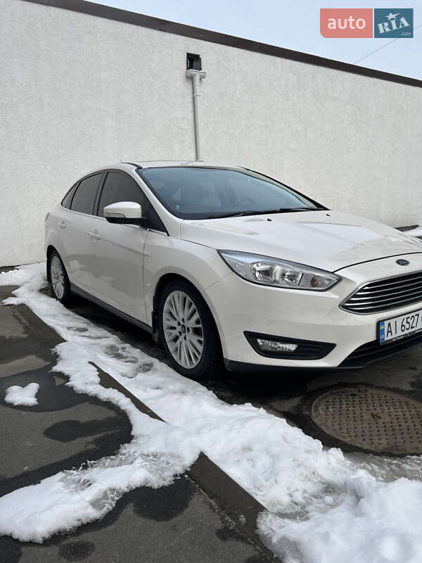 Седан Ford Focus 2015 в Корнине