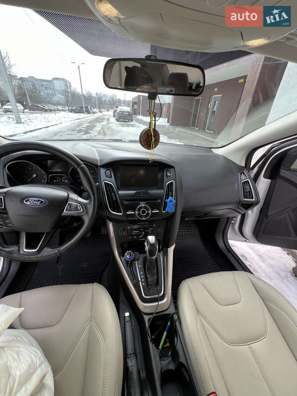 Седан Ford Focus 2015 в Корнине