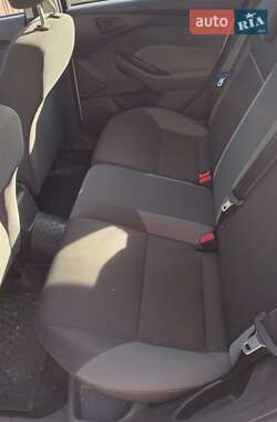Хэтчбек Ford Focus 2014 в 