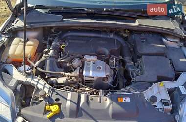 Хэтчбек Ford Focus 2014 в 