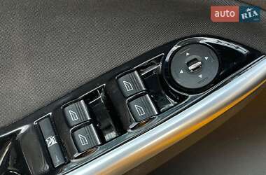 Хэтчбек Ford Focus 2013 в 