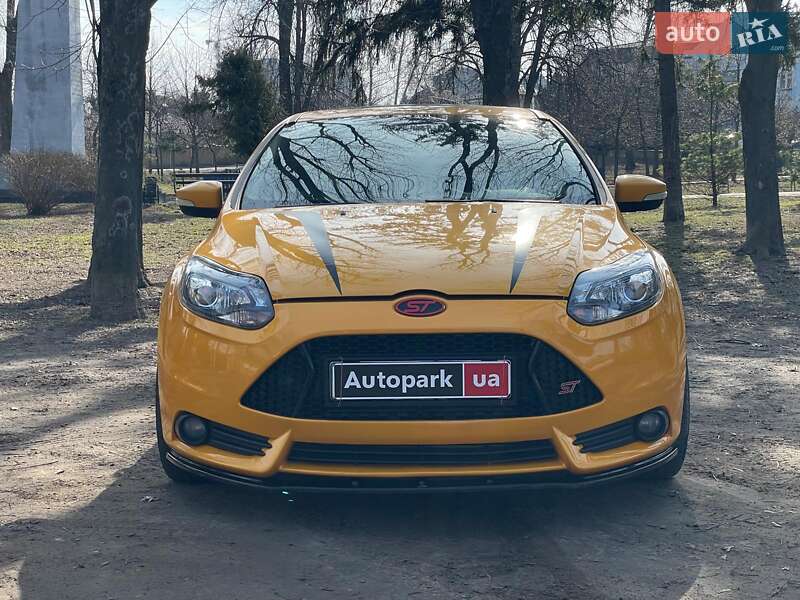 Хэтчбек Ford Focus 2013 в Киеве