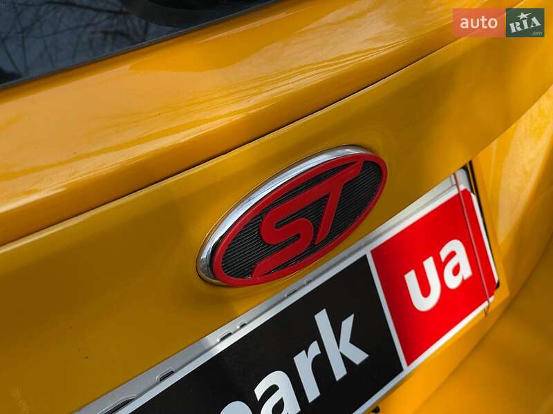 Хэтчбек Ford Focus 2013 в Киеве