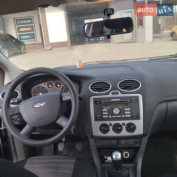 Хэтчбек Ford Focus 2005 в Каменец-Подольском